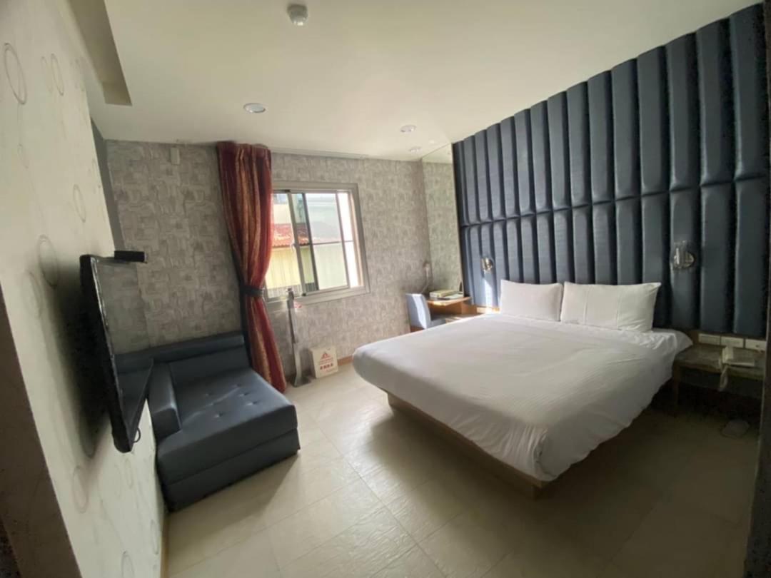 Love Hotel Pingtung Exterior photo