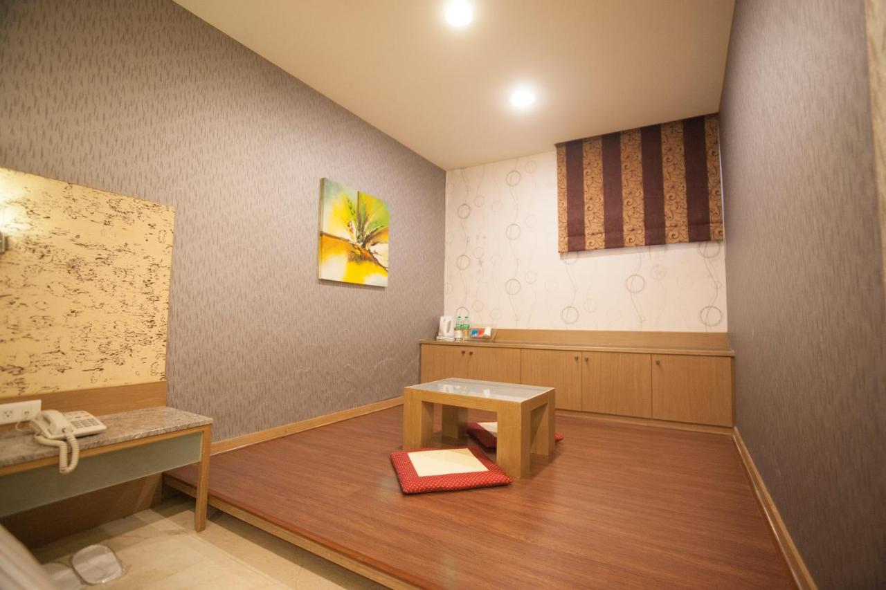 Love Hotel Pingtung Exterior photo