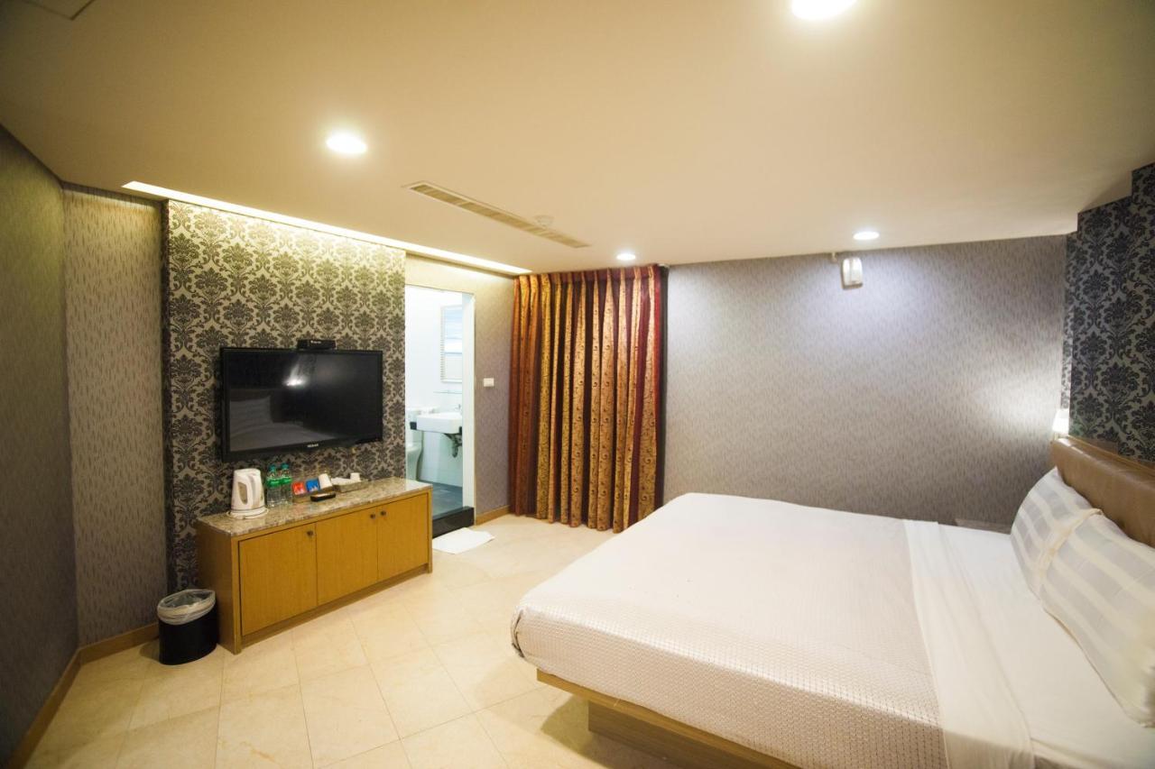 Love Hotel Pingtung Exterior photo
